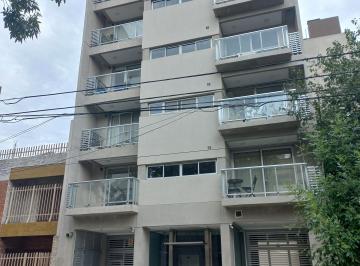 Departamento de 2 ambientes, Liniers · Departamento Semipiso de 2 Ambientes Al Frente C/ Balcon