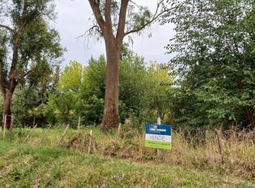 Terreno · 748m² · 3 Terrenos en ¨las Glorias¨ - Venta en Block