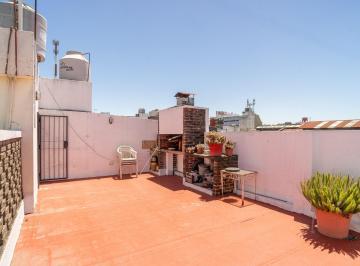 Casa · 178m² · 5 Ambientes · Casa de 5 Ambientes con Terraza y 2 Baños en Venta en Parque Chacabuco