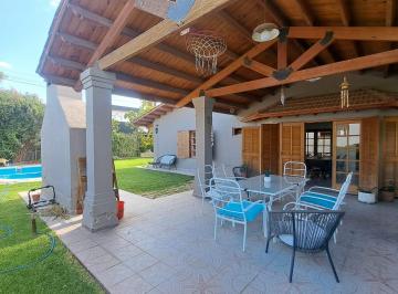 Casa de 7 ambientes, Ciudad de Mendoza · Estupenda Casa en El Exclusivo B° Dalvian (Mendoza)