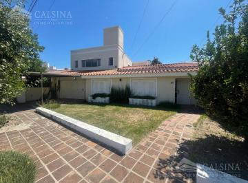 Casa · 580m² · 8 Ambientes · 2 Cocheras · Casa en Venta Cerro de Las Rosas Calle Jimenez de Lorca Al 4500