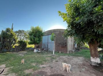 Casa · 350m² · 8 Ambientes · 1 Cochera · Casa + Campo 3 Has + 2 Galpones Oportunidad Imperdible de Inversion!