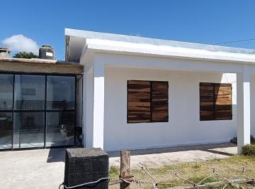Casa de 3 ambientes, Mar del Tuyú · Costanera E/ 71 y 72 Mar del Tuyú Casa Frente Al Mar C/ Gas Natural Vende Sara Z