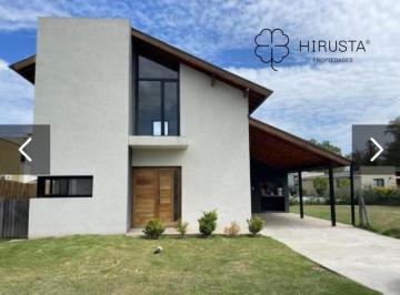 Casa de 4 ambientes, Pilar · Casa en Venta La Cañada + 3 Dorm. + 2 Baños + Toilette + Galeria con Parrilla + Apto Credito