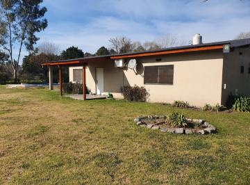 Casa · 170m² · 4 Ambientes · 2 Cocheras · Casa de 4 Amb Sobre Lote de 1800 m²