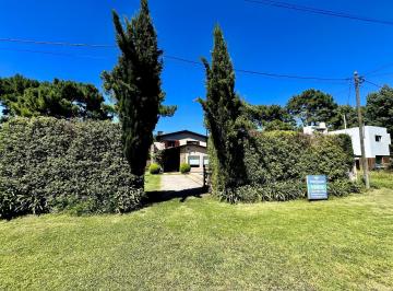 Casa · 95m² · 3 Ambientes · Casa en en La Caleta, con Pileta!