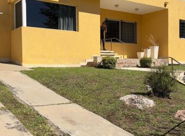 Casa · 320m² · 5 Ambientes · 2 Cocheras · Casa en Venta 3 Dorm. en Costa Azul Villa Carlos Paz