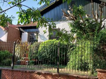 Casa de 6 ambientes, Lomas de Zamora · Hermoso Chalet en Zona Residencial de Banfield Oeste