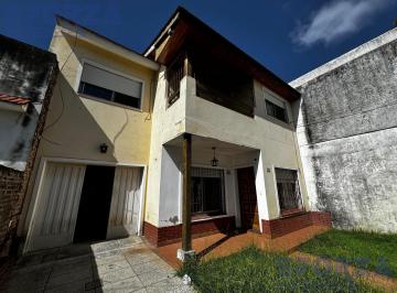 Casa · 240m² · 4 Ambientes · Casa en Venta en Excelente Zona de Jose C Paz