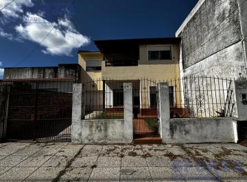Casa · 240m² · 5 Ambientes · Casa en Venta en Excelente Zona de Jose C Paz