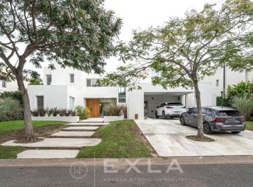 Casa · 400m² · 8 Ambientes · 2 Cocheras · Casa en Alquiler en El Golf, Nordelta, Tigre