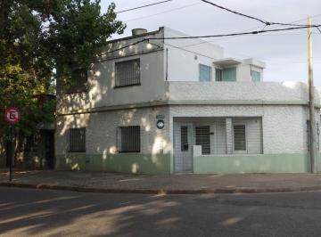 Casa de 8 ambientes, Rosario · Casa 3 Dorm.