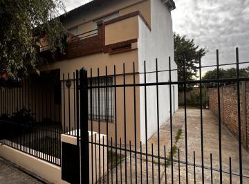 Casa · 120m² · 4 Ambientes · Venta Duplex Cotevi. 4 Amb. Buena Ubicación.