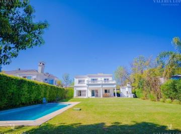 Casa · 260m² · 6 Ambientes · 2 Cocheras · Casa en Alquiler en Los Laureles, Garin, Escobar