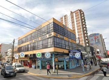 Local comercial , La Matanza · Importante Esquina - Centrico - Av de Mayo 600
