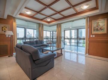 Departamento · 238m² · 7 Ambientes · 2 Cocheras · Piso de Categoria en Plaza Moreno de 3 Dorm.