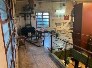 Bodega-Galpón · 320m² · Venta Galpón Oficinas y Vivienda en 2 Plantas Boedo Apto Credito