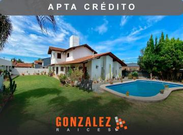Casa · 221m² · 5 Ambientes · 2 Cocheras · Casa 5 Amb en Barrio Uno - con Piscina