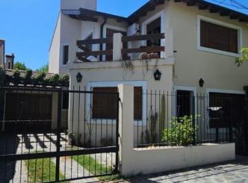 Casa · 190m² · 6 Ambientes · 1 Cochera · Venta Casa Zona Turistca 4 Dorm. + Oficina