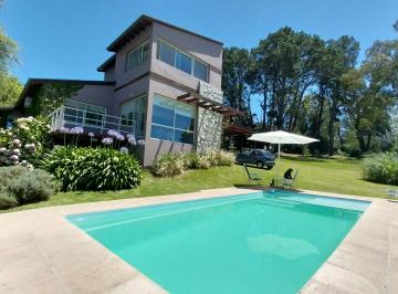 Casa de 6 ambientes, Mar del Plata · Chalet de Diseño en Venta en Sierra de Los Padres. Panorámico