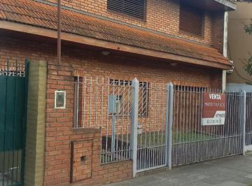 Casa · 200m² · 5 Ambientes · 3 Cocheras · Excelte Casa