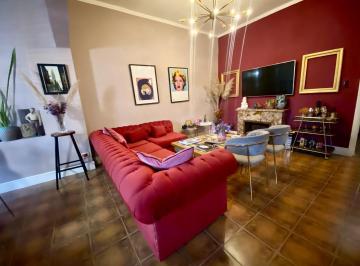 PH · 82m² · 4 Ambientes · 1 Cochera · Hermoso PH de 4 Ambientes a La Venta en Saavedra
