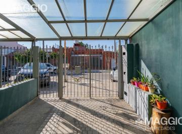 Casa · 52m² · 3 Ambientes · 1 Cochera · Casa Venta Lomas del Mirador