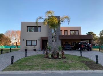 Casa de 5 ambientes, Ezeiza · Hermosa Casa en Terralagos - Canning