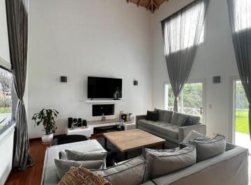 Casa · 280m² · 5 Ambientes · 4 Cocheras · Casa en Venta en Solares del Talar, Don Torcuato, Tigre