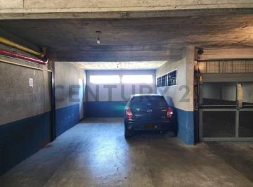 Garage · 16m² · 47 Entre 1 y 2 Venta de Cochera en Bloque
