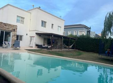 Casa de 4 ambientes, Esteban Echeverría · Hermosa Casa en Alquiler en Canning - El Centauro - Venta Apto Credito