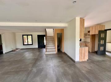 Casa · 182m² · 5 Ambientes · Casa en Venta 5 Ambientes Haras Santa Maria Eucalipto Lote Interno Escobar