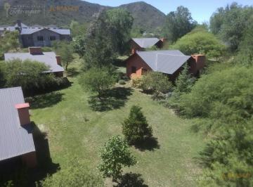 Casa · 10000m² · Importante Complejo de 8 Cabañas Pileta en Villa General Belgrano