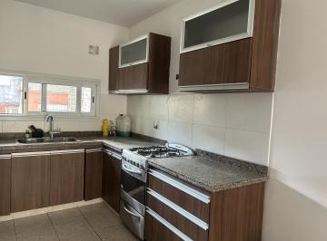 Casa · 128m² · 3 Ambientes · 1 Cochera · PH en Saavedra