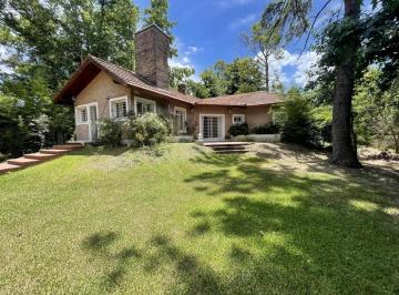 Casa · 197m² · 4 Ambientes · 2 Cocheras · Hermosa Casa con Pileta en El Club de Campo Los Quinchos