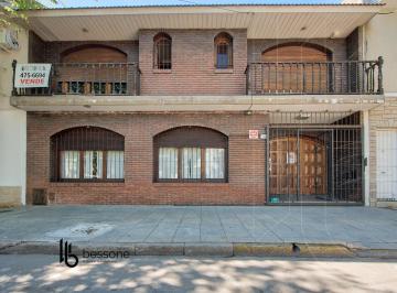 Casa · 187m² · 4 Ambientes · 1 Cochera · Chalet de 4 Ambientes Garage Amplio Patio Perla / Plaza Rocha