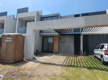 Casa · 115m² · 4 Ambientes · 1 Cochera · Vendo Duplex en Prados de Manantiales! a 5 Min de Barrio Jardin y 10 del Centr