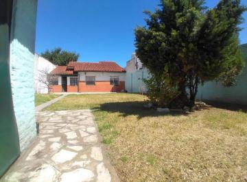 Casa de 4 ambientes, Lomas de Zamora · Casa de 4 Amb. con Cochera y Patio Apta Credito Hipotecario