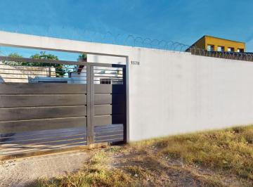 Casa · 80m² · 3 Ambientes · 1 Cochera · 423 Bis Entre 15 y 16 Villa Elisa - Casa de Dos Dorm. con Quincho en Venta