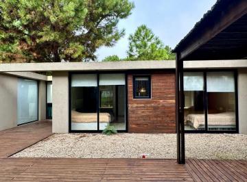 Casa · 200m² · 4 Ambientes · 2 Cocheras · Casa en Venta en Barrio Costa Esmeralda