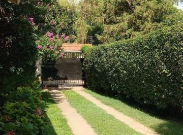 Quinta vacacional de 5 ambientes, Almirante Brown · Impecable Casa Quinta con Amplio Parque, Piscina, Cancha de Futbol y Padle!