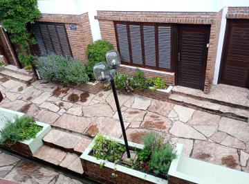 Casa · 65m² · 2 Ambientes · 1 Cochera · Pinamar - Duplex en Venta