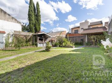 Casa · 113m² · 4 Ambientes · 1 Cochera · Casa en Lomas del Mirador