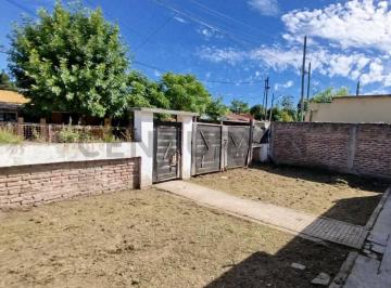 Casa · 75m² · 3 Ambientes · 1 Cochera · Venta de Casa 3 Ambientes con Enorme Potencial en Guernica, Presidente Perón.
