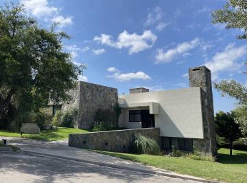 Casa · 315m² · 5 Ambientes · 2 Cocheras · Chumamaya, Casa Roraima, 315 m² Constr. S/lote 1538 m²