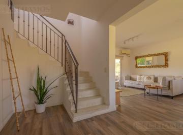 Casa · 161m² · 7 Ambientes · Impecable. con Muebles. 3 Dorm..