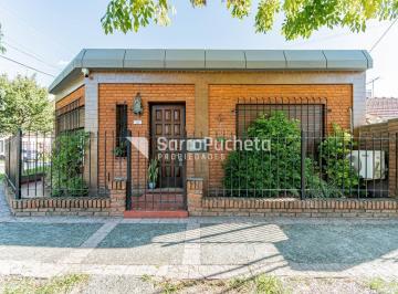 Casa · 80m² · 4 Ambientes · 3 Cocheras · Venta Casa 4 Ambientes con Patio, Parrila y Cochera en Villa Luzuriaga.