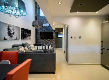 Casa · 160m² · 4 Ambientes · 3 Cocheras · Casa en Venta en Sicardi 3 Dorm. y Pileta