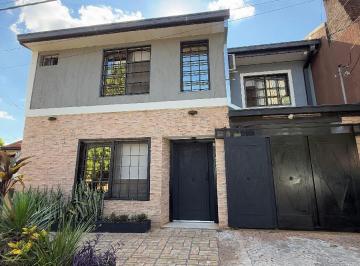 Casa · 342m² · 4 Ambientes · Cf1200 - Casa en Venta Z/ Av Rademacher y Cmte. Espora