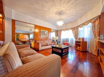 Departamento · 241m² · 4 Ambientes · 3 Cocheras · Departamento en Martin